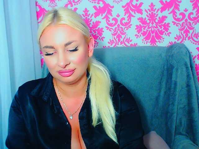 BlondAna live cam on BongaCams