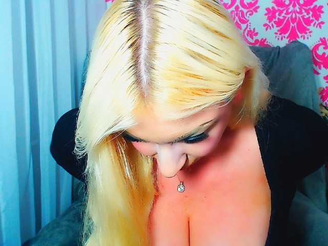 BlondAna