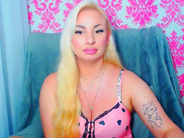 BlondAna