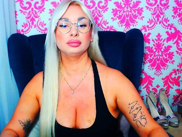 BlondAna