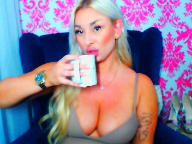BlondAna