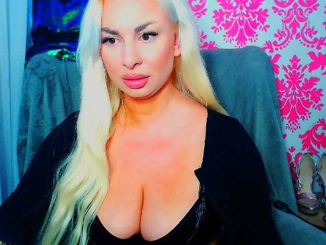 BlondAna