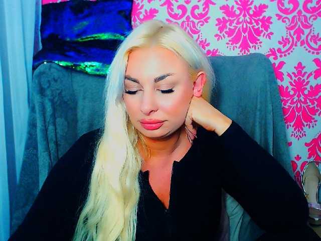 BlondAna
