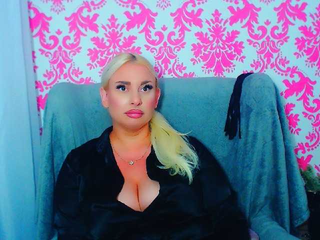 BlondAna live cam on BongaCams