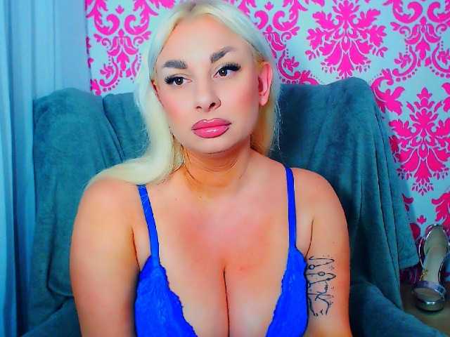 BlondAna live webcam