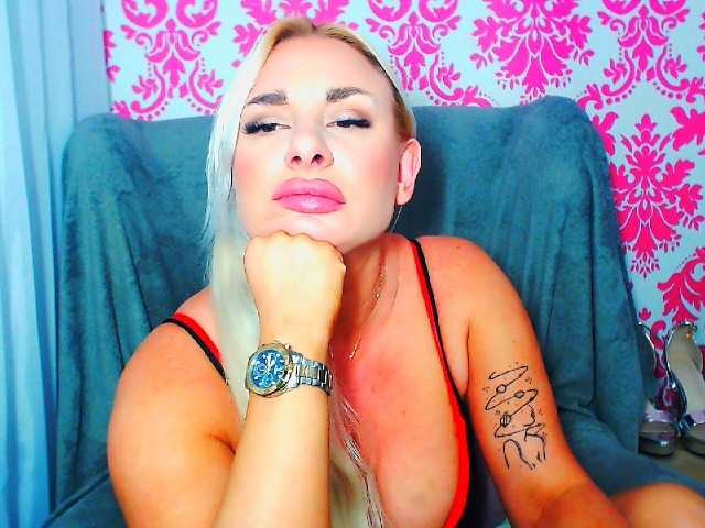 BlondAna