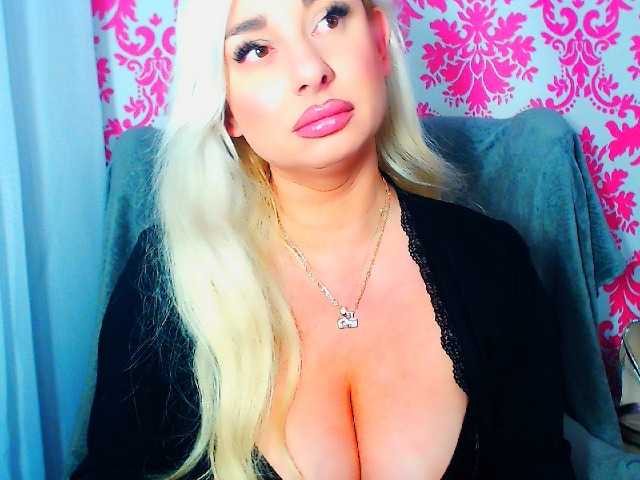 BlondAna