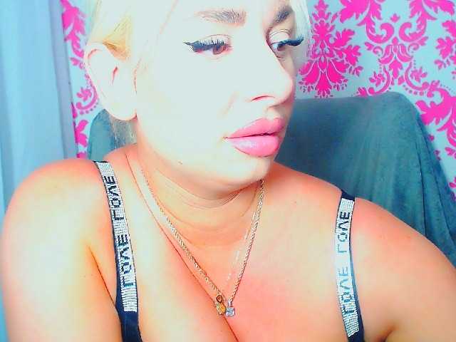 BlondAna