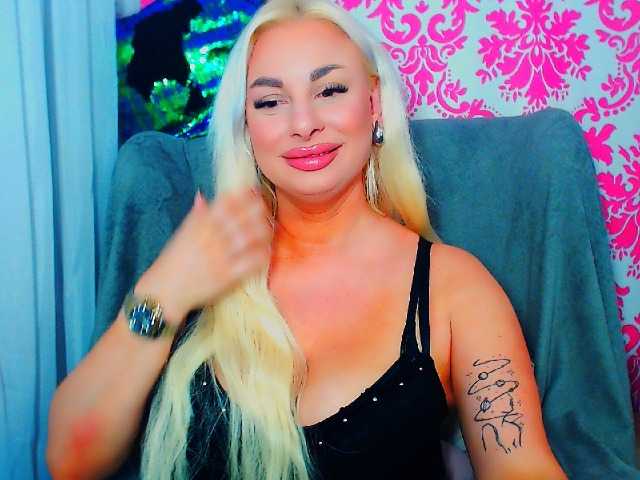 BlondAna