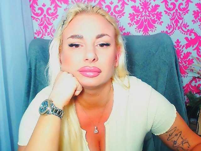 BlondAna