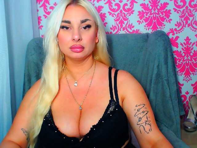 BlondAna live cam on BongaCams
