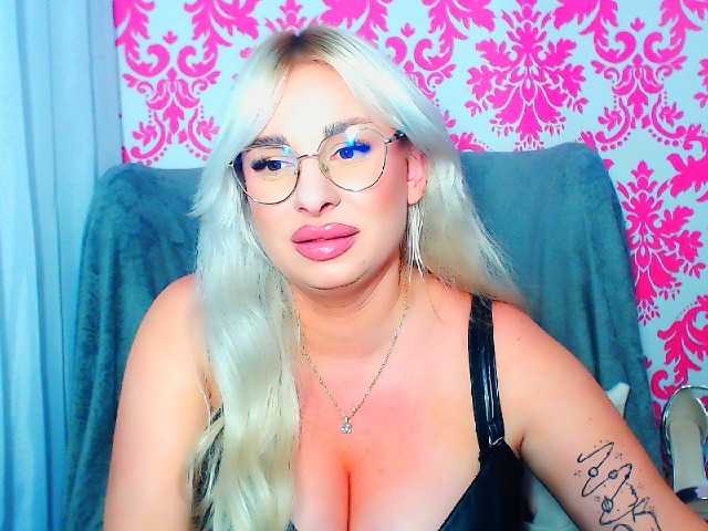 BlondAna