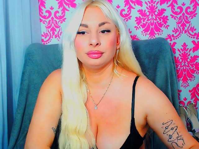 BlondAna