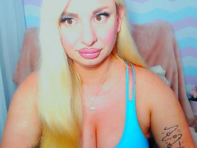 BlondAna live cam on BongaCams