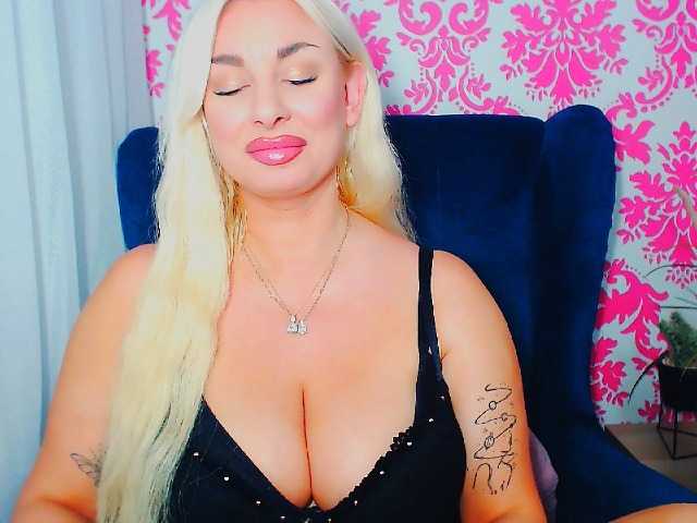 BlondAna