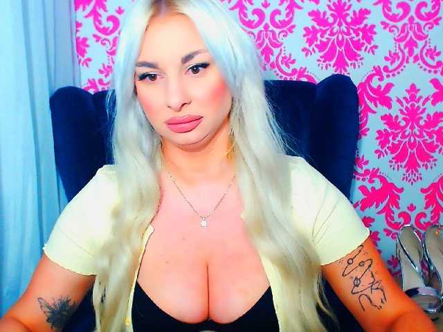 BlondAna