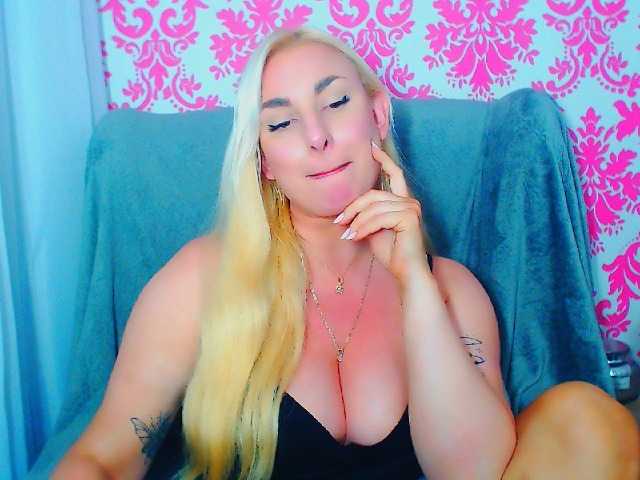 BlondAna