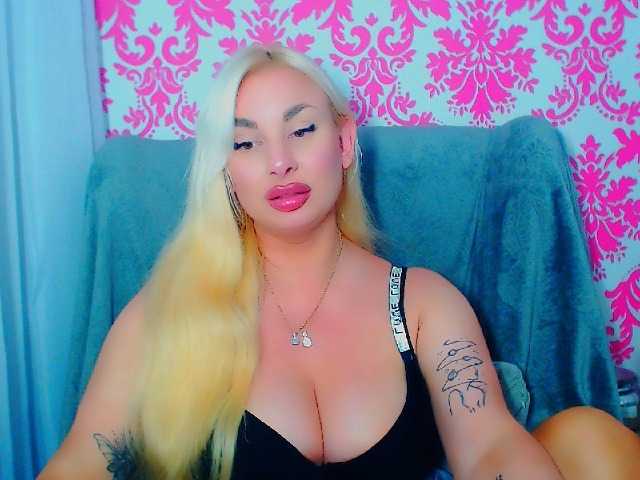 BlondAna