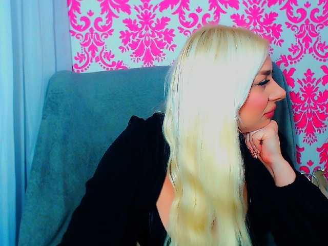 BlondAna