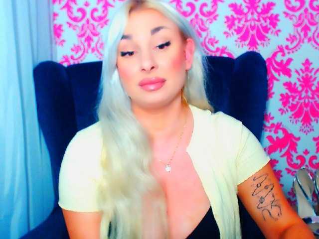 BlondAna