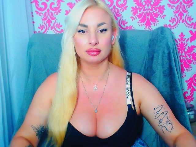 BlondAna live cam on BongaCams