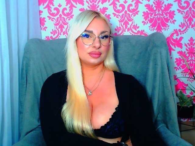 BlondAna live cam on BongaCams