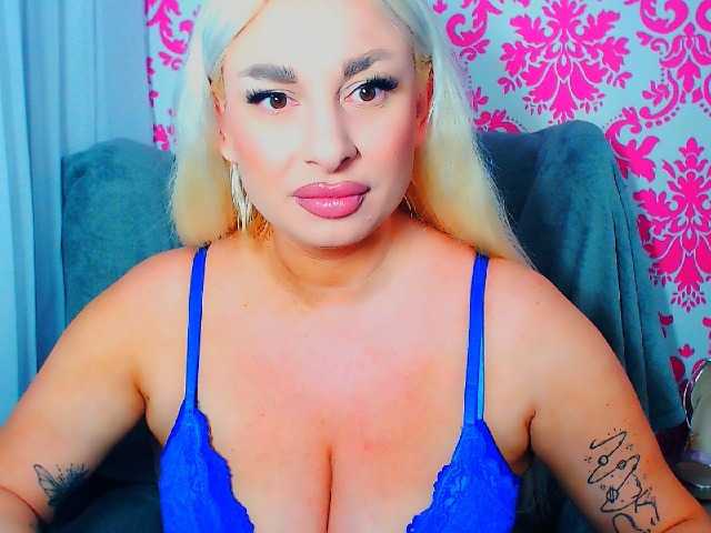 BlondAna