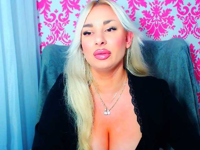 BlondAna