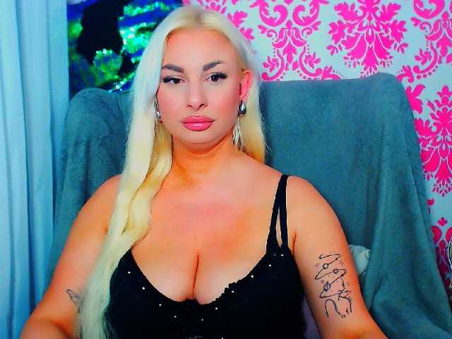 BlondAna