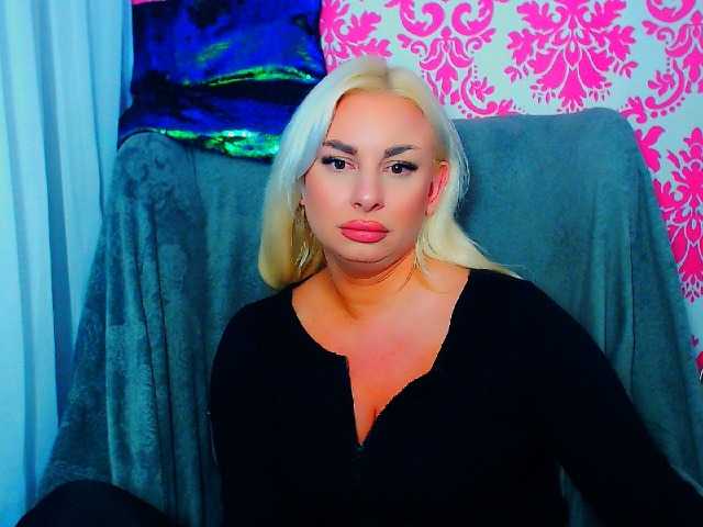 BlondAna