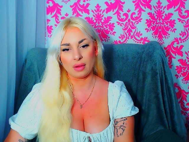 BlondAna