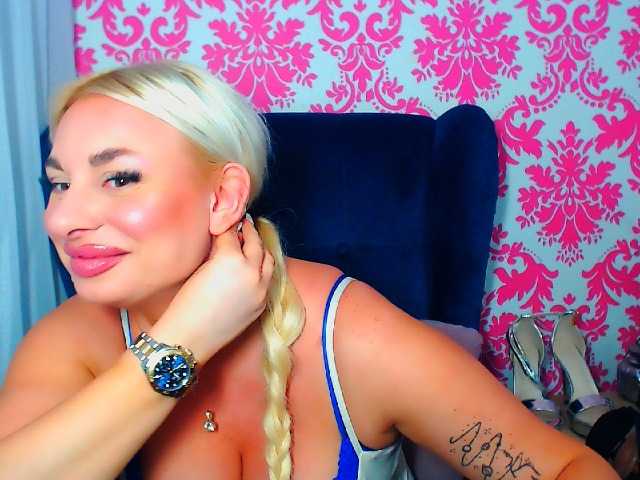 BlondAna