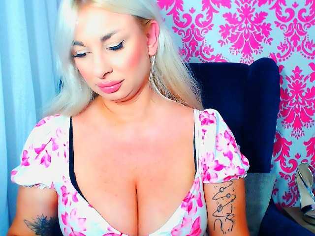 BlondAna