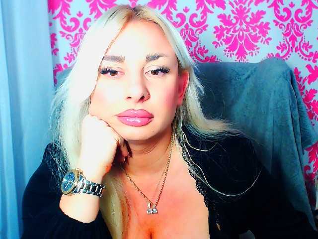 BlondAna