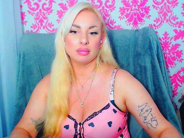 BlondAna live webcam show