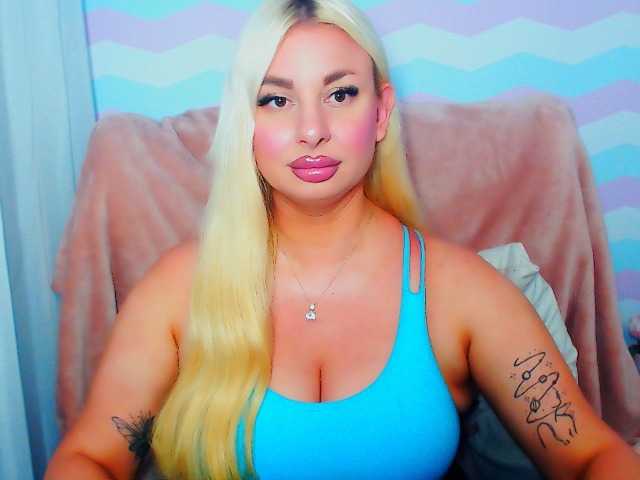 BlondAna live cam on BongaCams