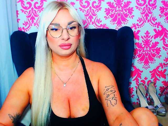 BlondAna