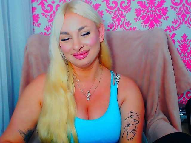 BlondAna live cam on BongaCams