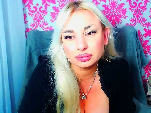 BlondAna