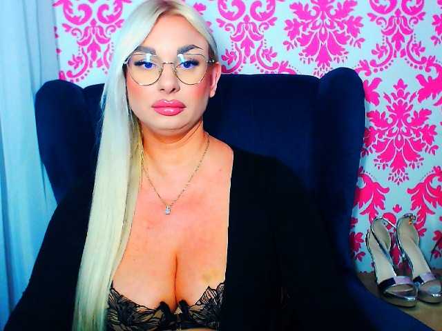 BlondAna