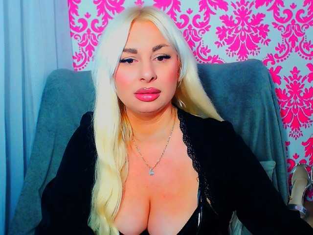 BlondAna