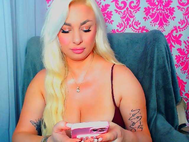 BlondAna