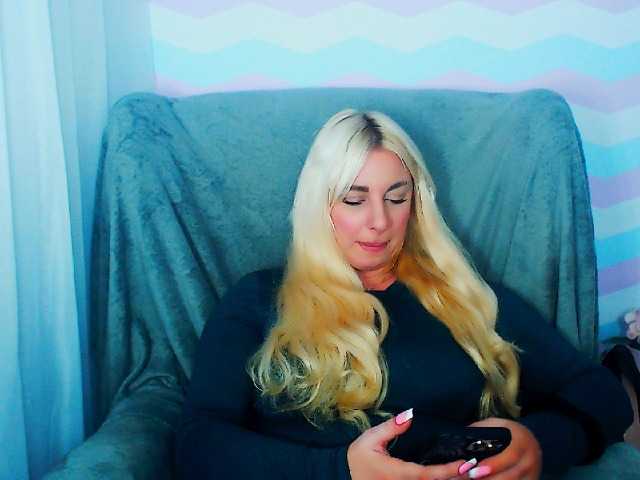 BlondAna