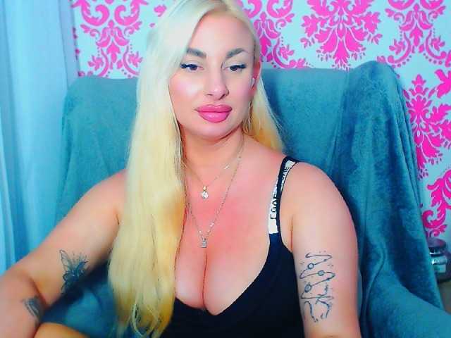 BlondAna