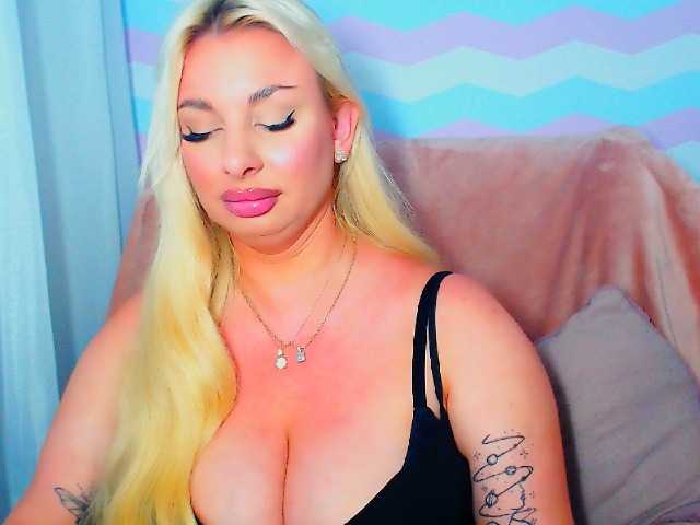 BlondAna