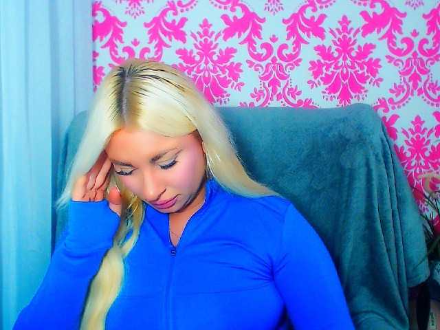 BlondAna
