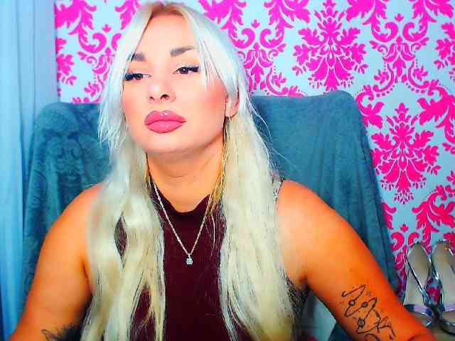 BlondAna webcam
