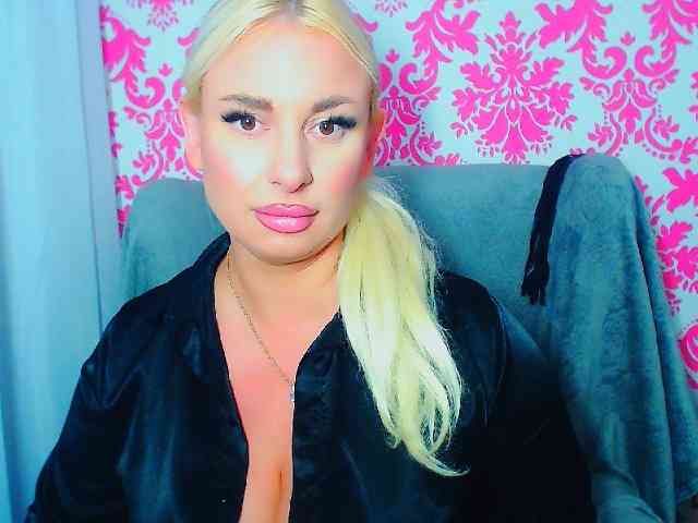BlondAna webcam