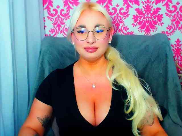 BlondAna webcam