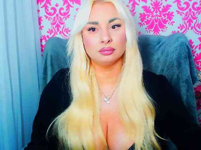 BlondAna